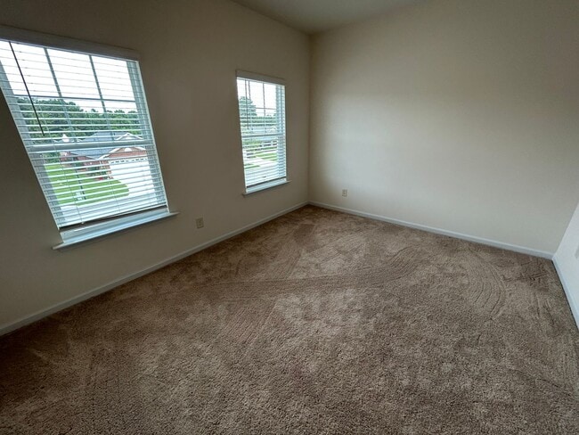 Building Photo - Newly Built 4/2.5 House in North Rome- $1,995