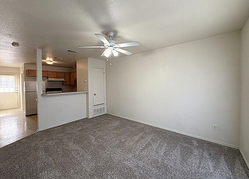 Building Photo - 4302 Sylvia Dr