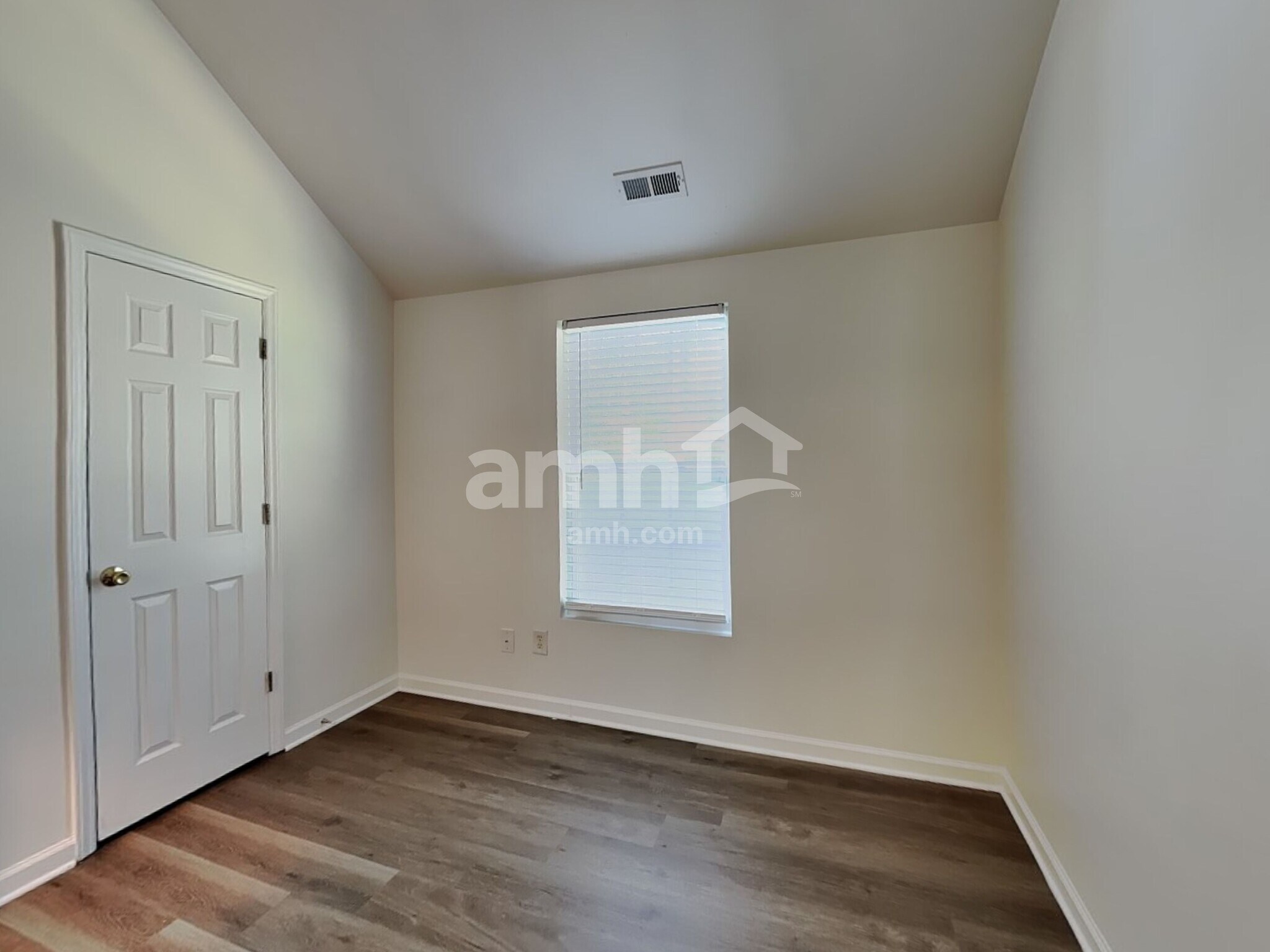 Building Photo - 5620 Bolitar Dr