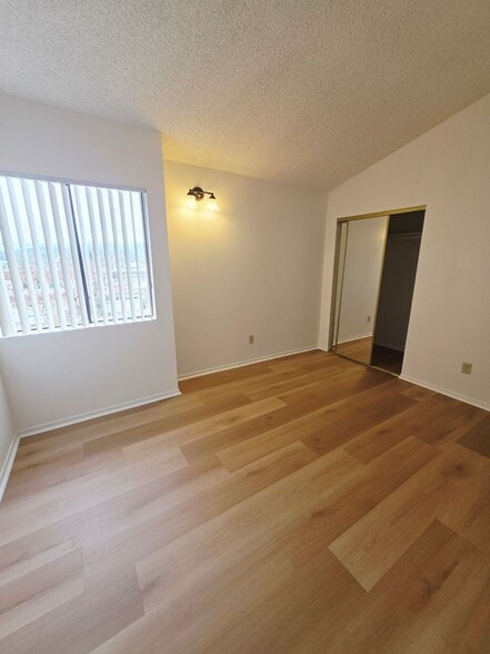 Building Photo - 1144-15-8 Rosedale Ave