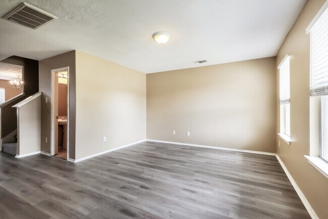 Building Photo - 21211 Linden House Ct