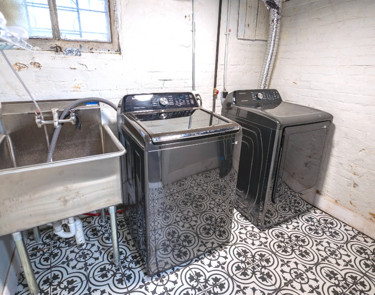 Building Photo - 1731 Parker St