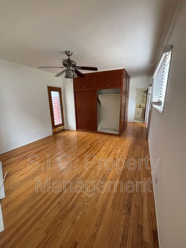 Building Photo - 811 Reeves Pl