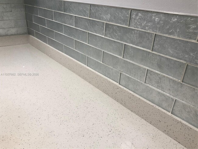 Building Photo - 1016 NE 17th Ave