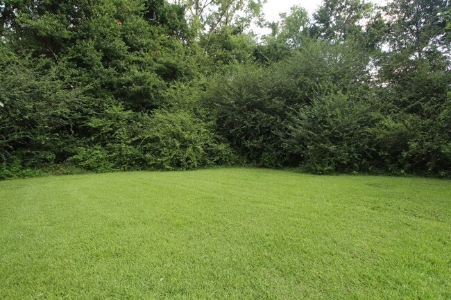 Building Photo - Updated 3/2 Brick Duplex in Northwest Pens...