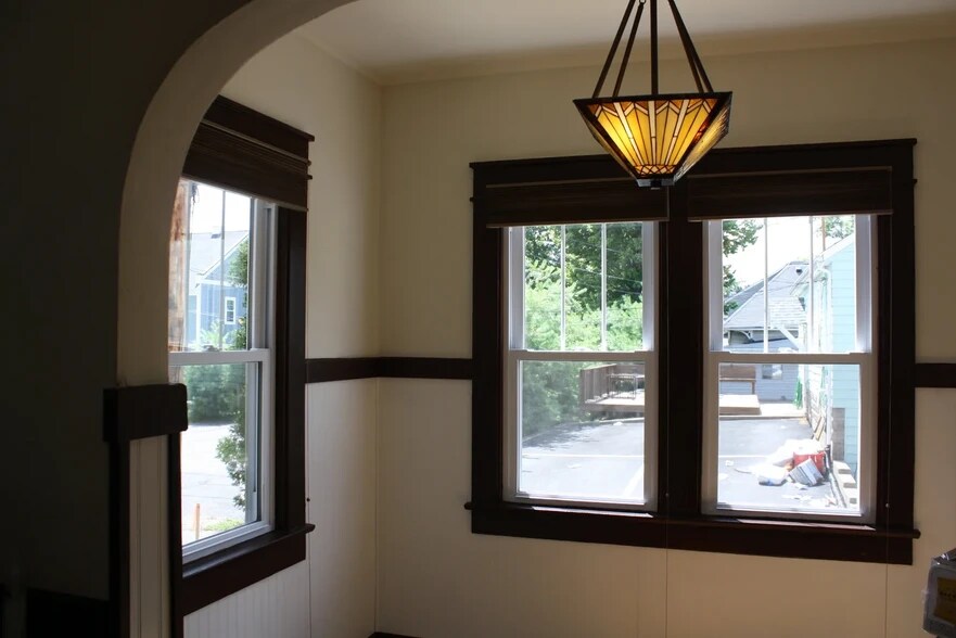 Building Photo - 112 E Cottage Grove Ave