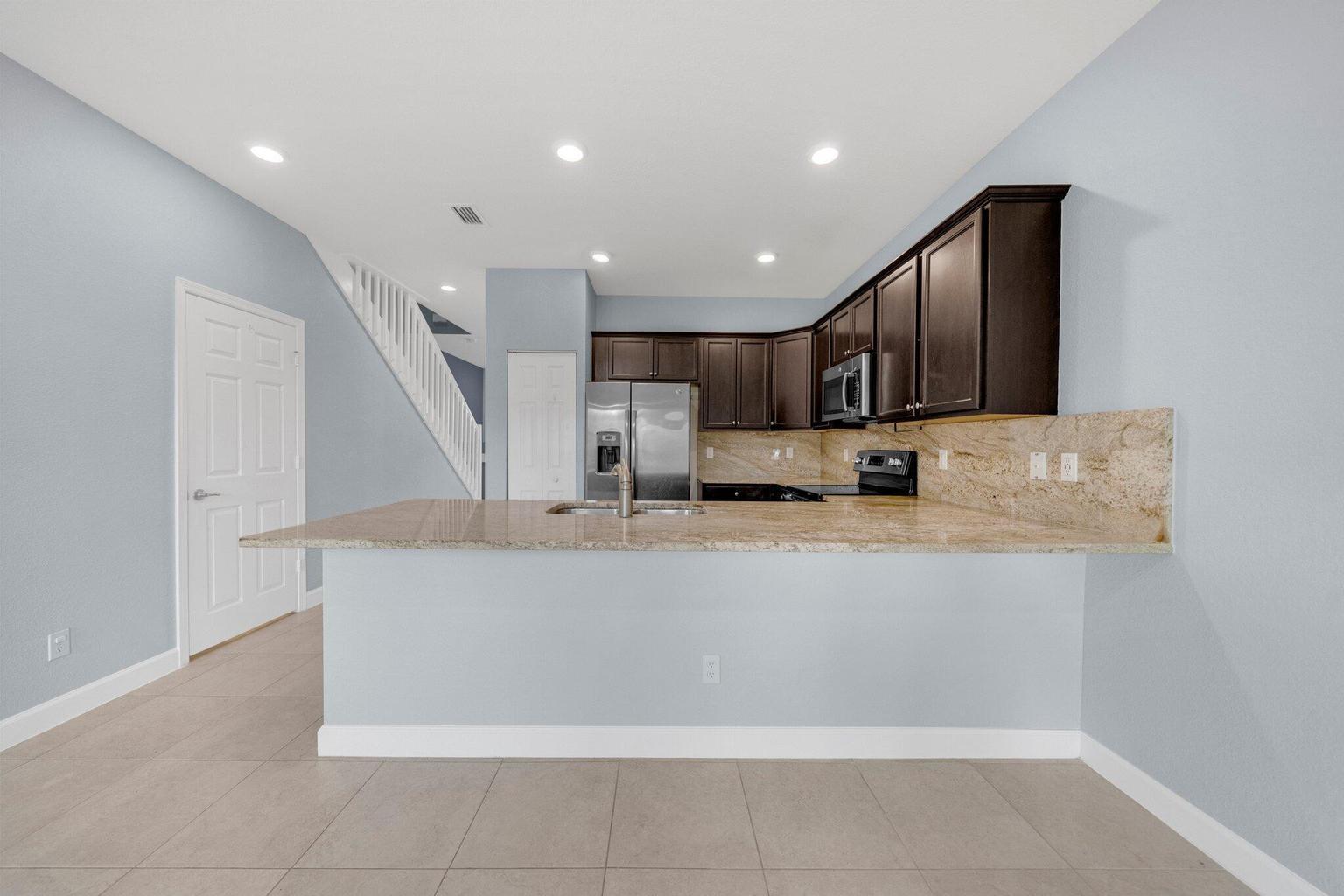 Building Photo - 5271 Ashley River Rd