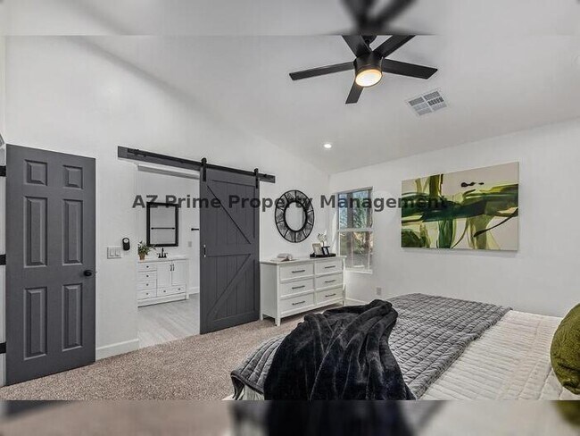 Building Photo - 4233 E Raven Rd