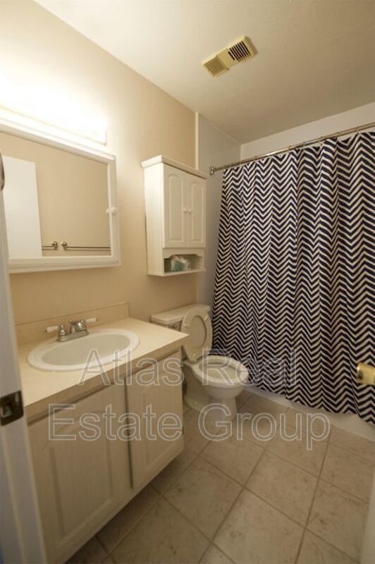 Building Photo - 459 Wright St