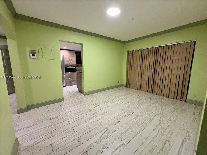 Building Photo - 6010 S Falls Cir Dr