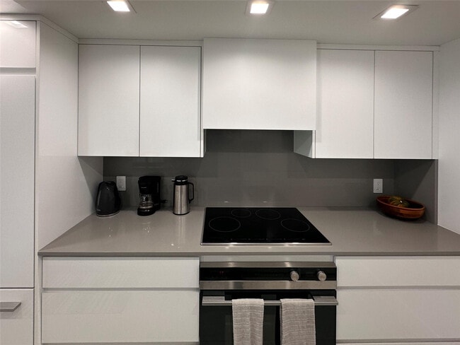 Building Photo - 209 N Fort Lauderdale Beach Blvd