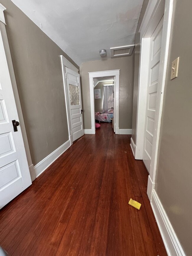 Building Photo - Italian Estates Property Management