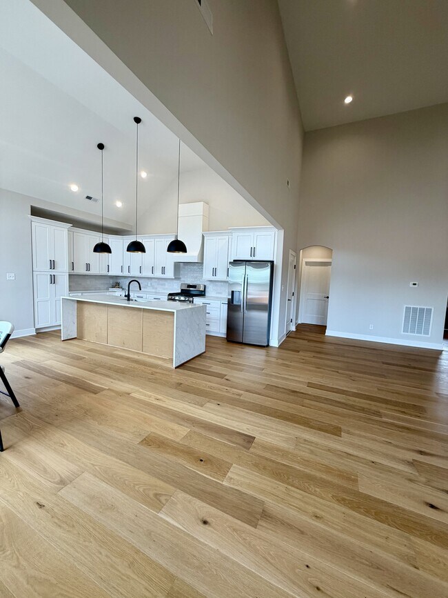 Building Photo - 204 Crest Ridge Ct