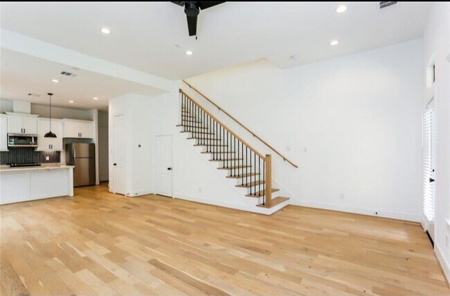 Building Photo - 3036 Truxillo St