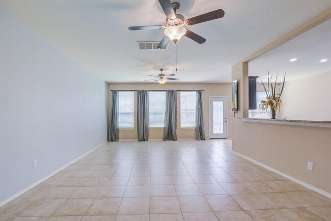 Building Photo - 6879 Dogwood Cliff Ln
