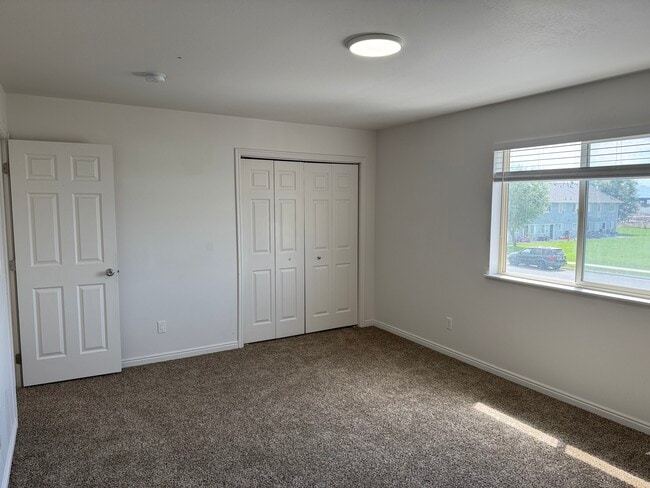 Building Photo - 2500 W 450 N