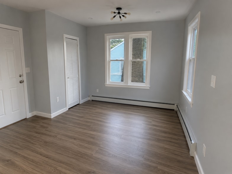 Living room - 118 Warrenton Ave
