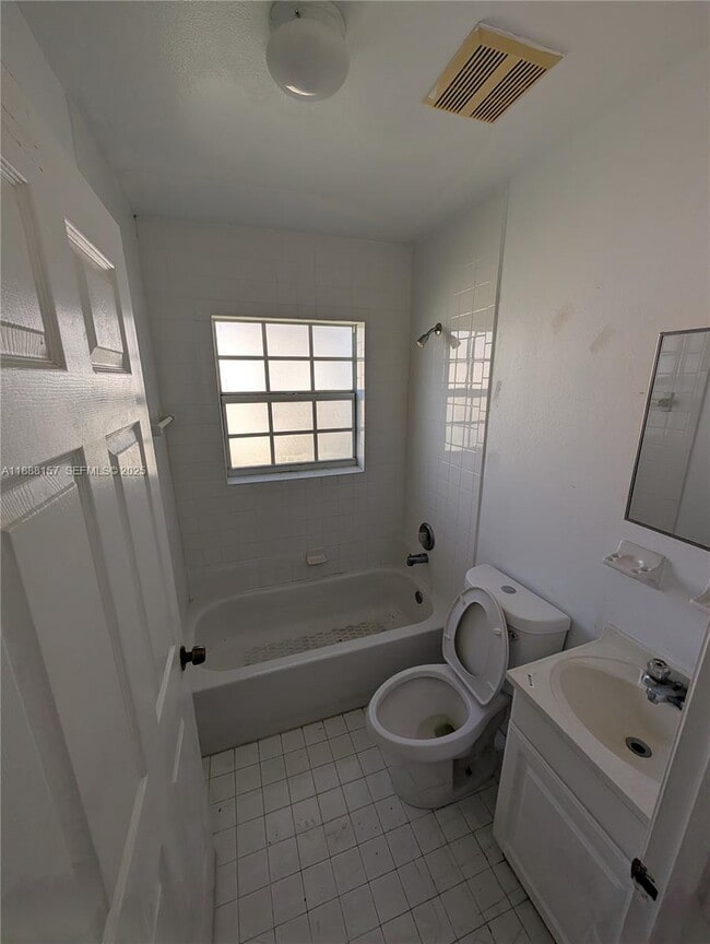 Building Photo - 720 NW 15th Terrace