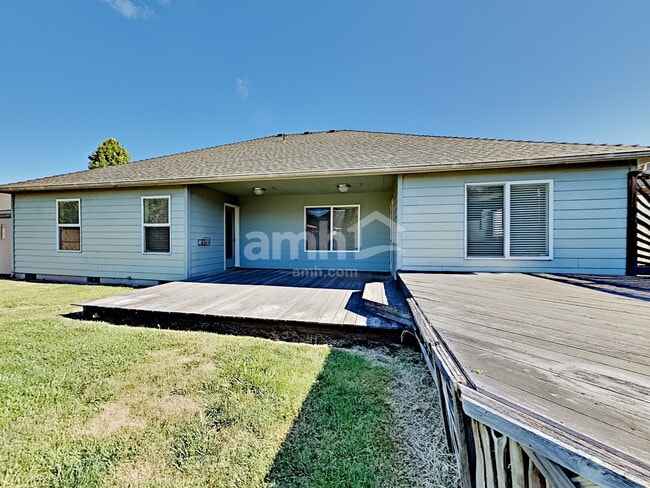 Building Photo - 1956 Lynx Ave SW