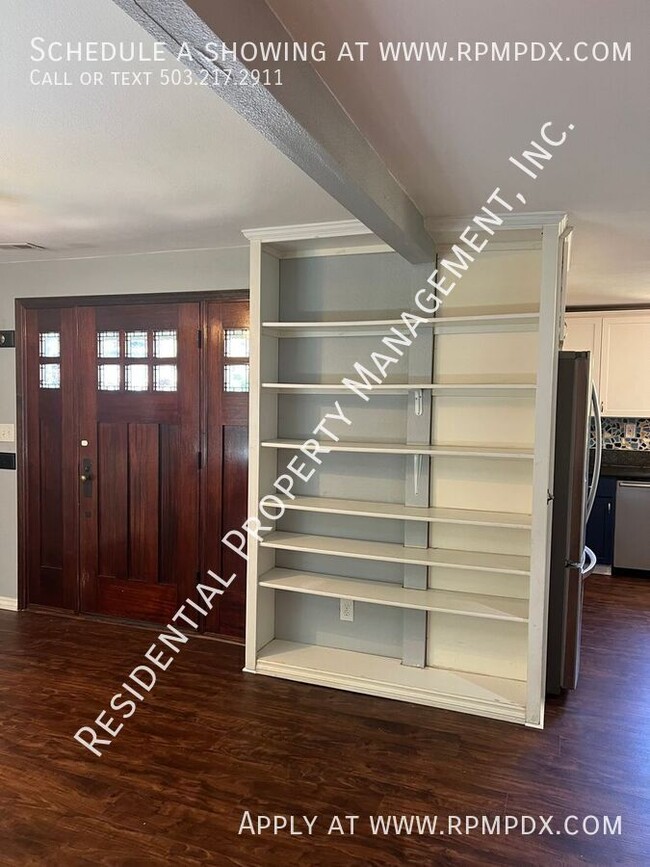 Building Photo - 4512 SW Fairvale Ct