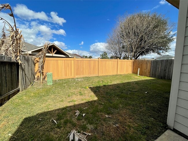 Building Photo - 5406 Timber Ct Hollow