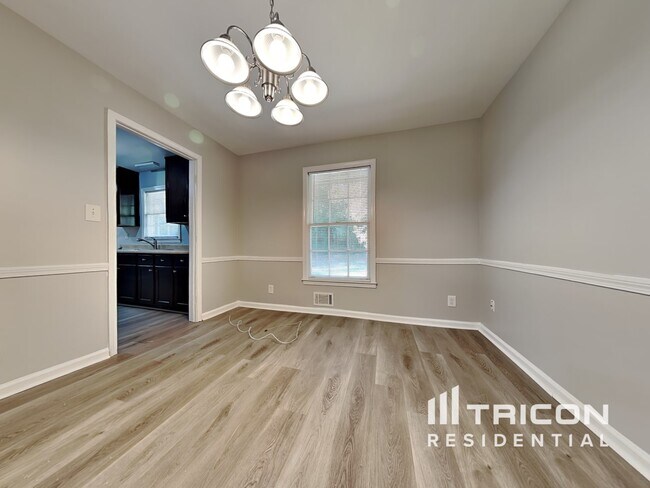 Building Photo - 401 Barbashela Dr