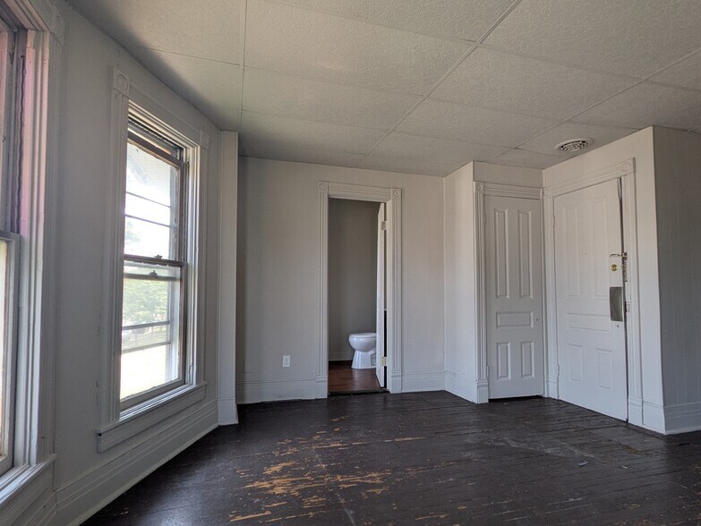 Building Photo - 878 Prospect Ave