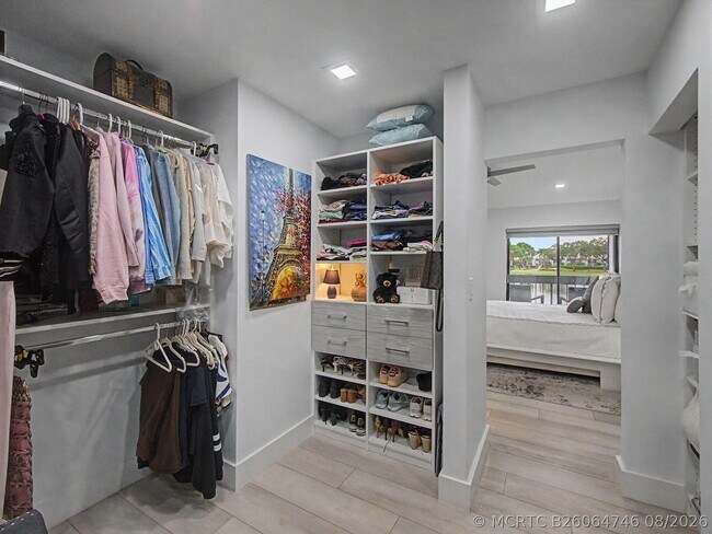Building Photo - 5154 Oakhill Ln
