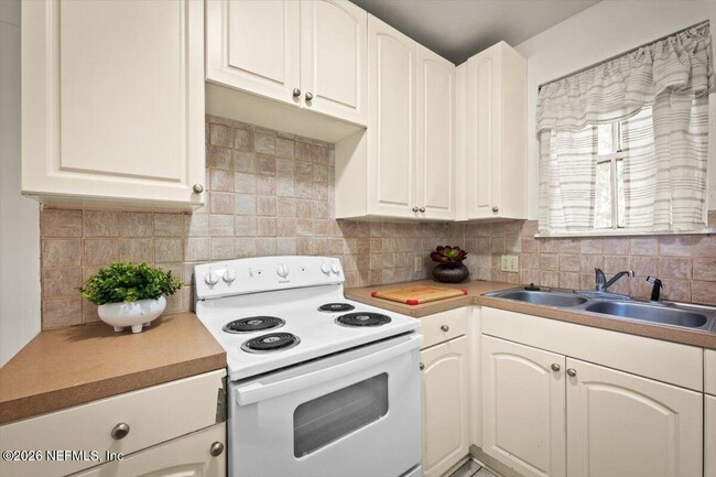 Building Photo - 1623 Minerva Ave