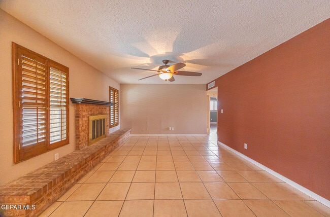 Building Photo - 3021 Fierro Dr