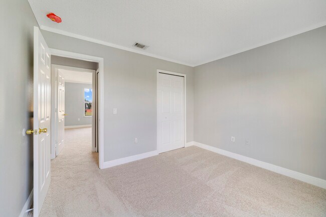 Building Photo - 3170 Santa Cruz Dr