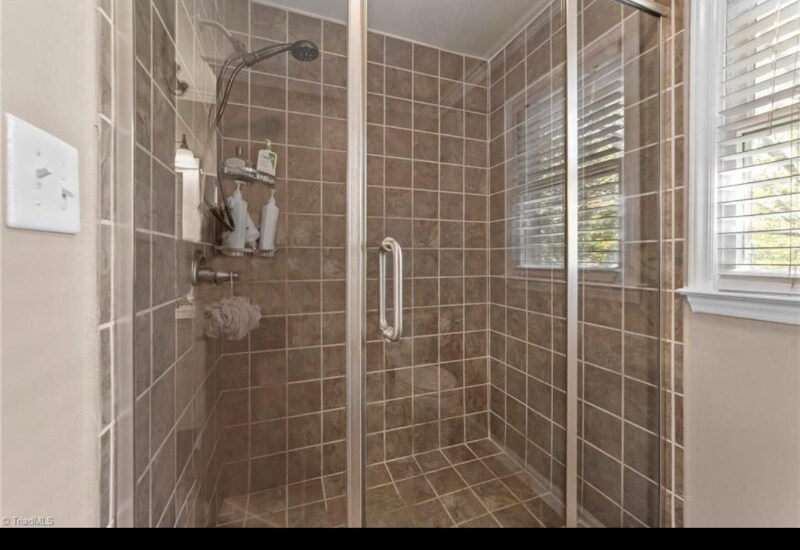 Building Photo - 544 Woodland Dr