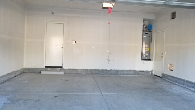 Building Photo - 43136 Bellota Ct