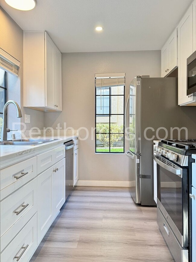 Building Photo - 13272 Wimberly Square