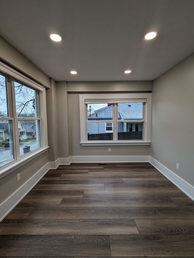 Building Photo - Updated Home in Pleasant Ridge