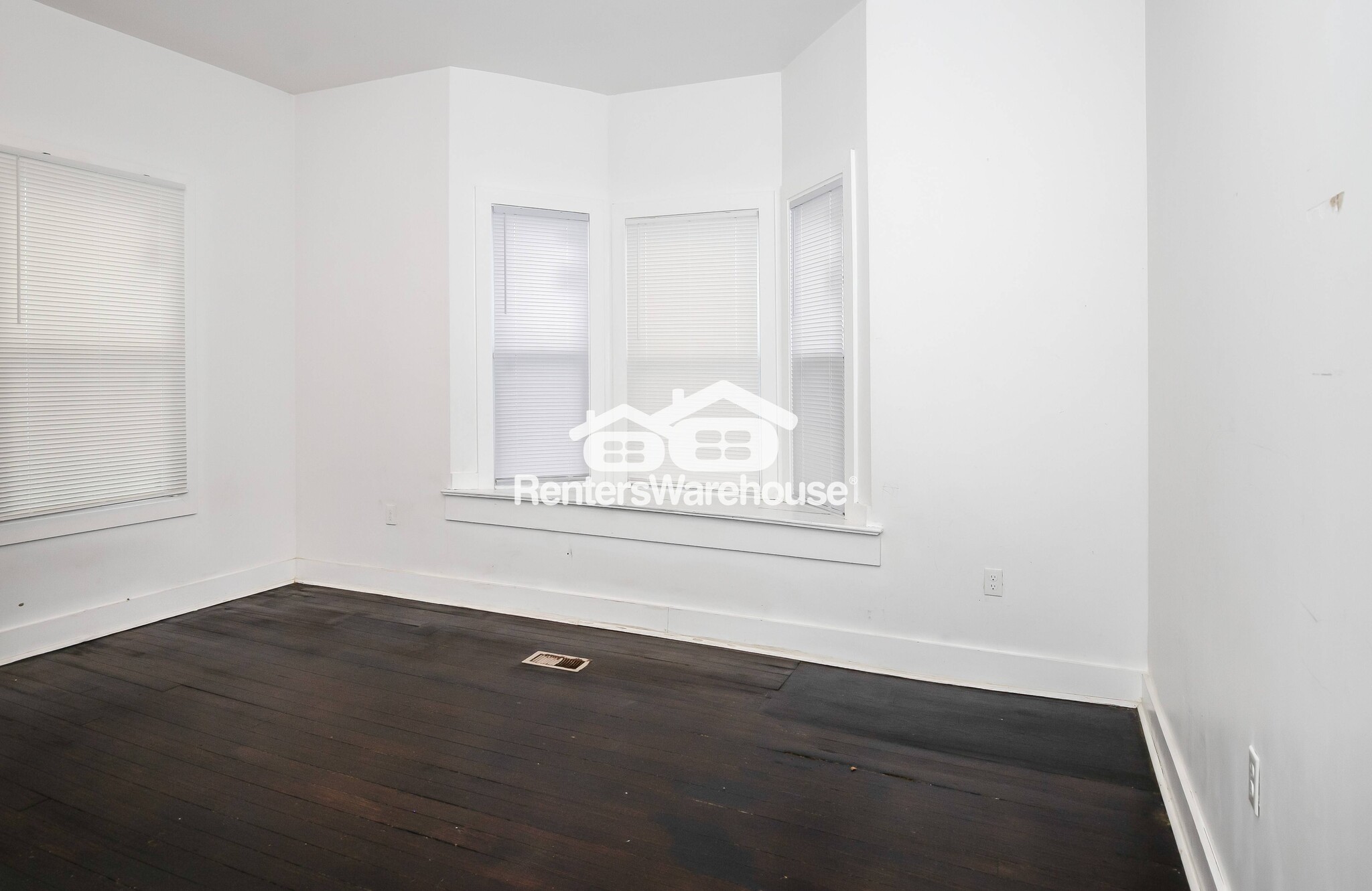 Building Photo - 1322 Yecker Ave