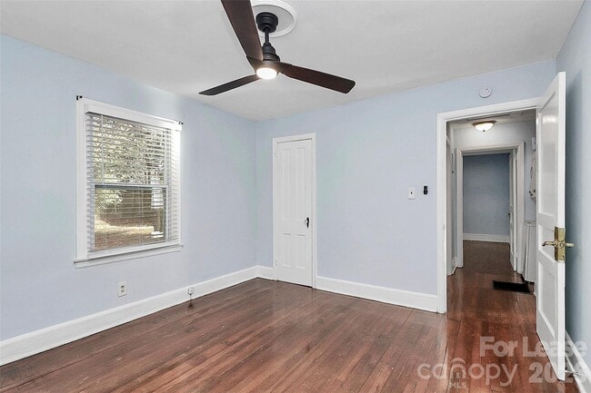 Building Photo - 1105 Brookhurst Dr