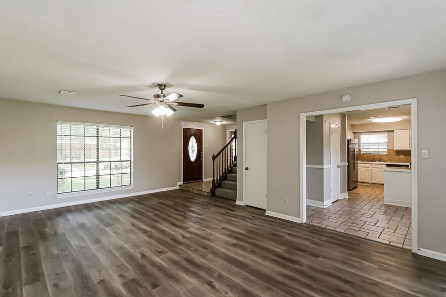 Building Photo - 15127 Camino Del Sol Dr