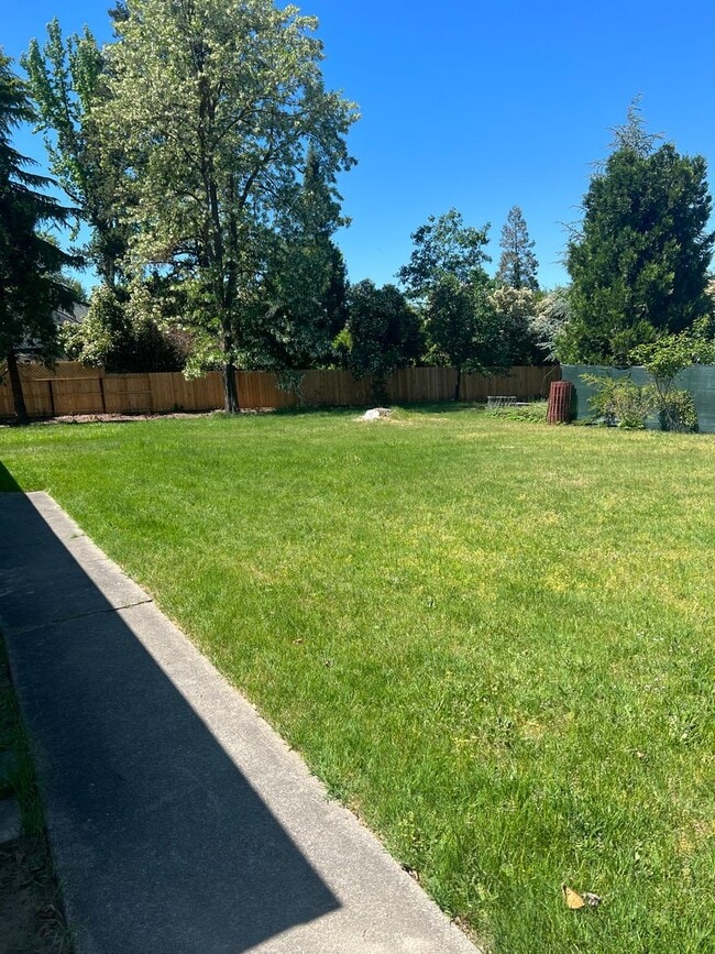 Building Photo - pd01 - Parkdale Estates Inc