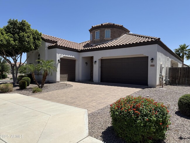 Primary Photo - 4333 E Grand Canyon Dr