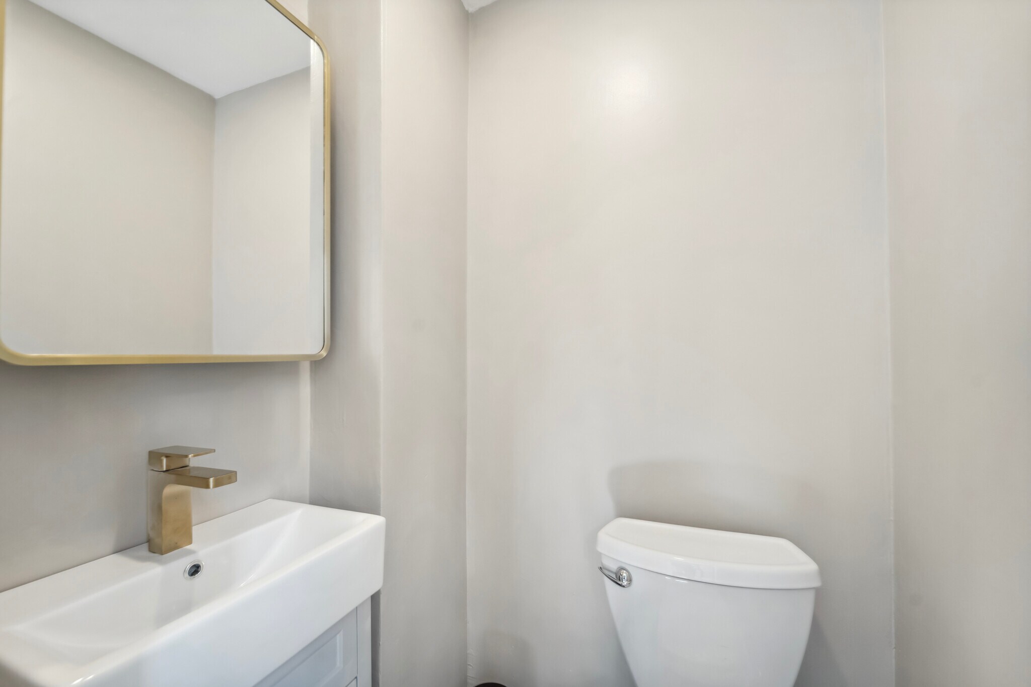 Building Photo - 95 Leroy St