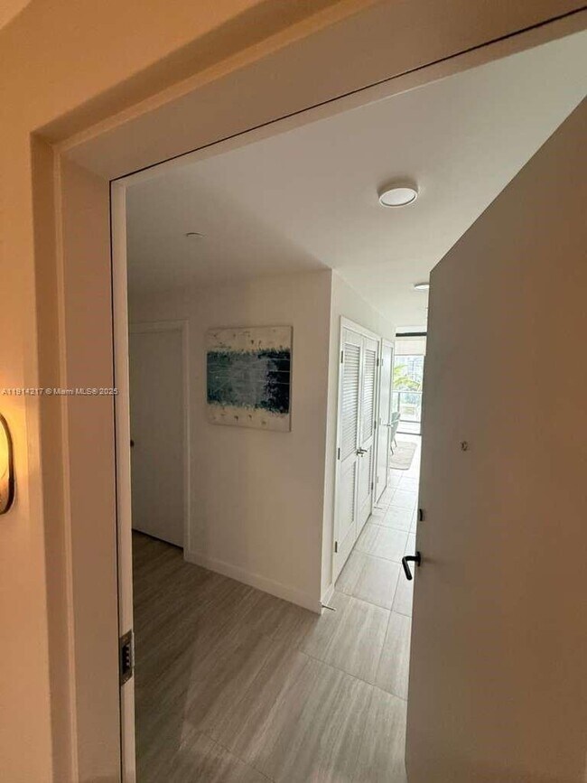 Building Photo - 580 72nd St