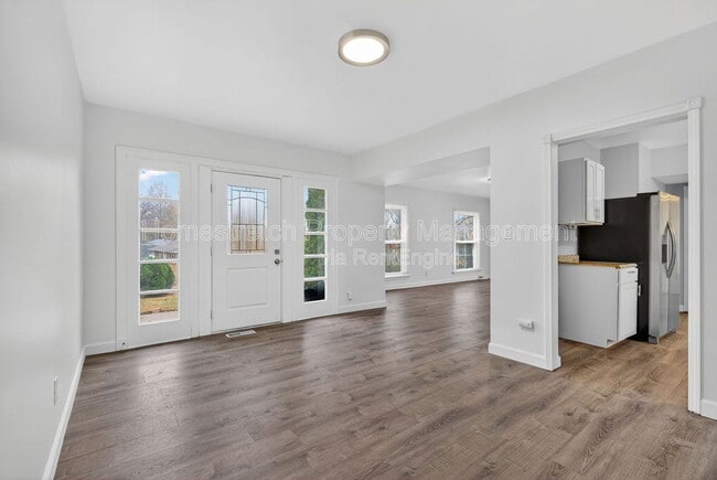 Building Photo - 5 Van Crest Ln