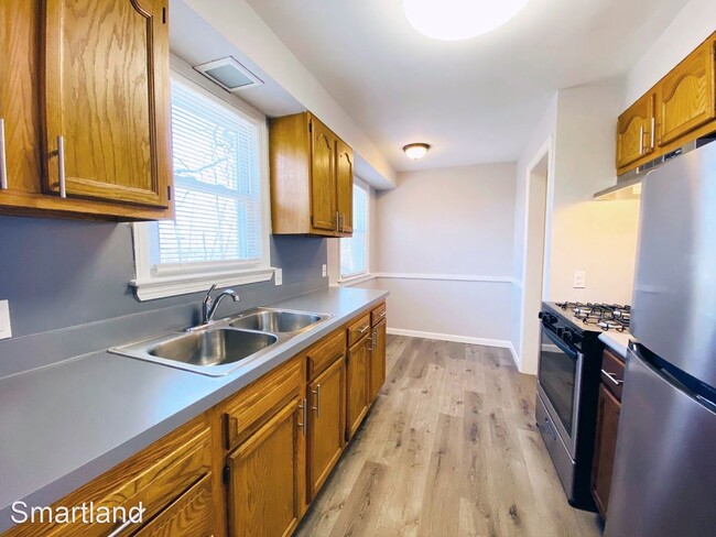 Building Photo - 3 br, 1 bath House - 20001 Grand Boulevard