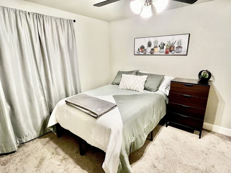 Building Photo - 14547 Broomfield Dr