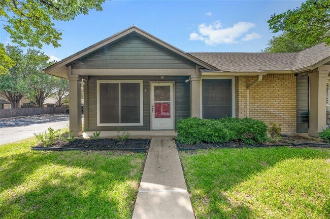 Building Photo - 1015 E Yager Ln