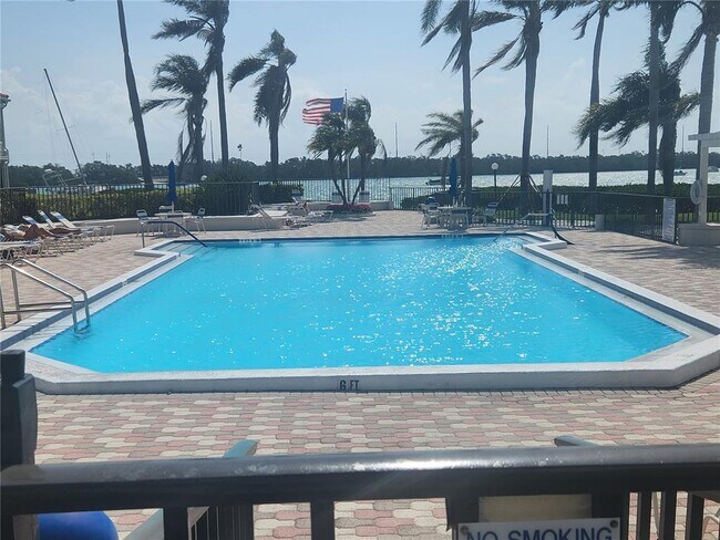 Building Photo - 6295 Bahia Del Mar Cir