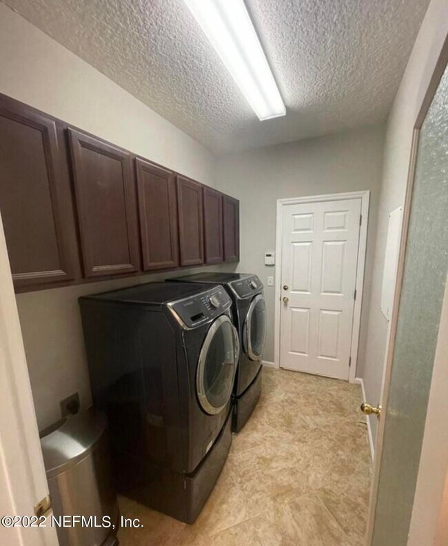 Building Photo - 512 Millhouse Ln