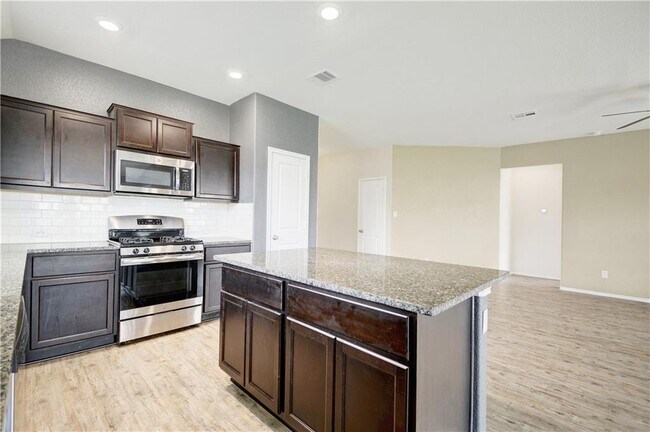 Building Photo - 21716 Windmill Ranch Ave