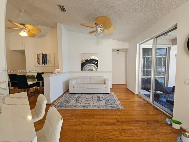 Building Photo - 900 Savannah Falls Dr